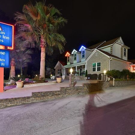 Savannah Inn And Suites Savannah Port Area Exteriör bild
