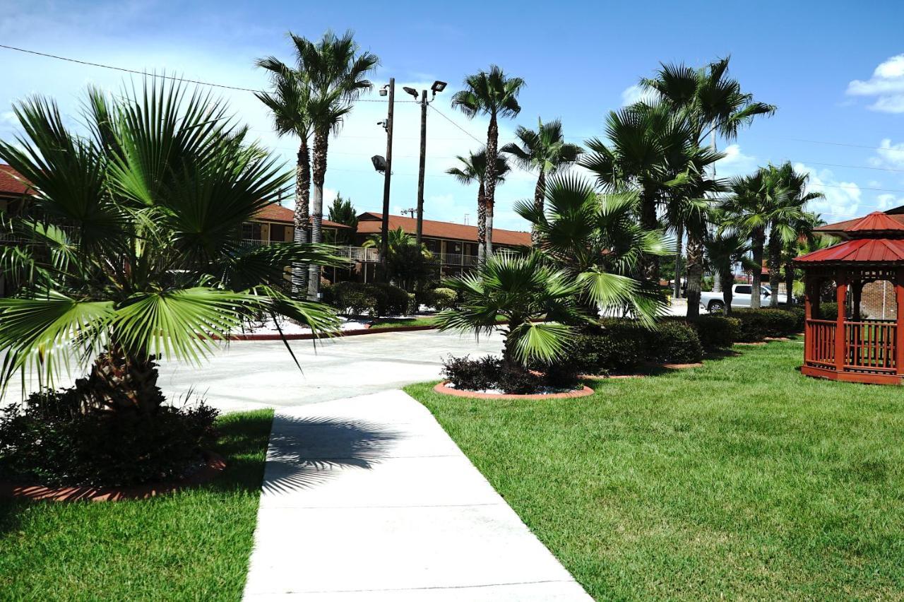 Savannah Inn And Suites Savannah Port Area Port Wentworth Exteriör bild