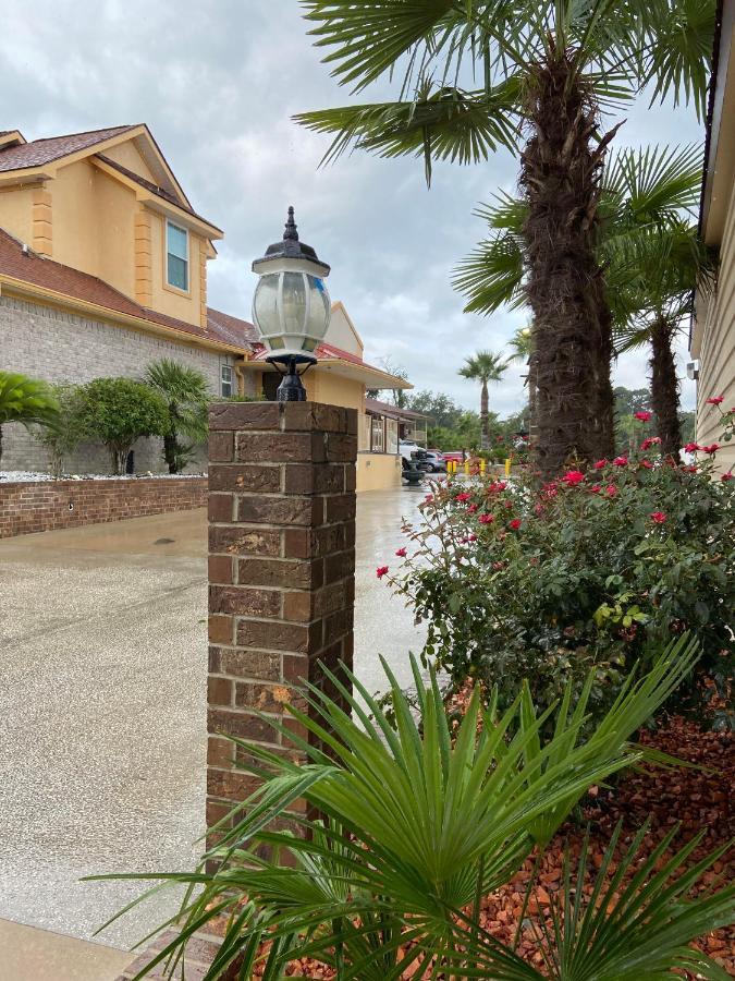 Savannah Inn And Suites Savannah Port Area Exteriör bild