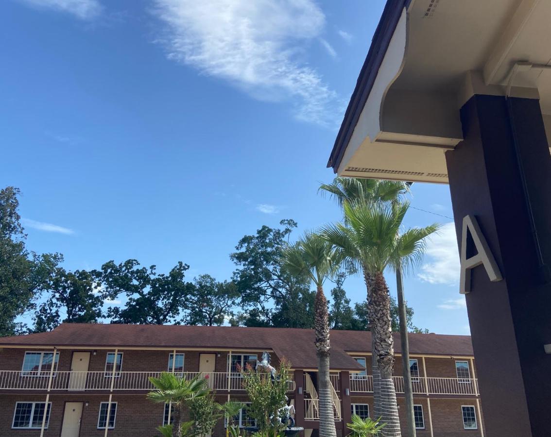 Savannah Inn And Suites Savannah Port Area Exteriör bild