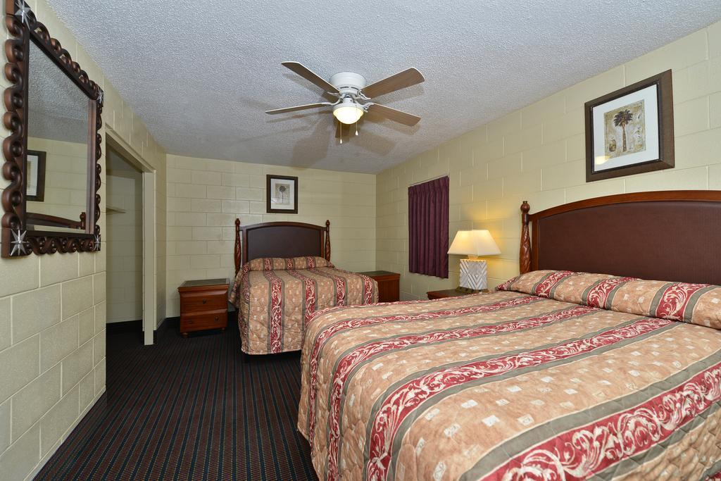 Savannah Inn And Suites Savannah Port Area Rum bild