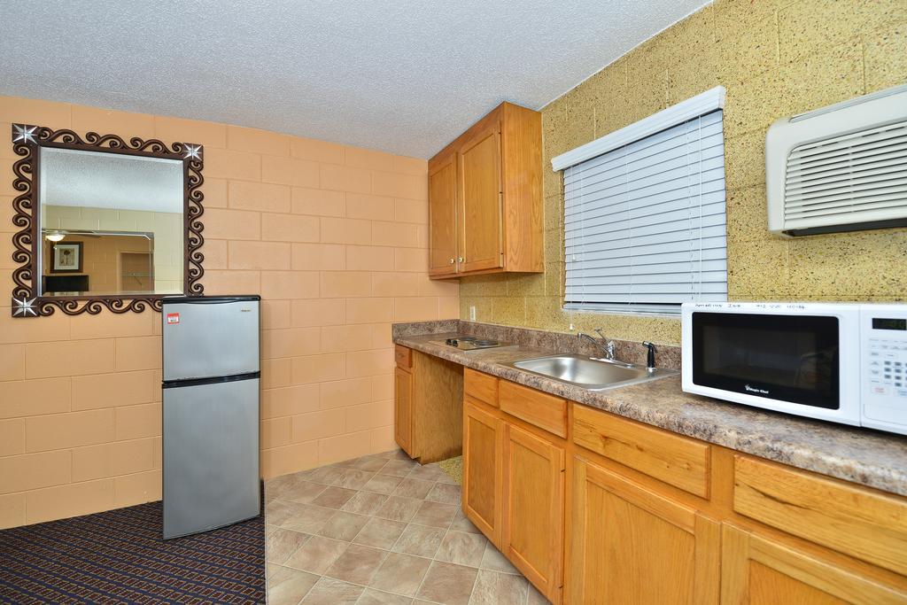 Savannah Inn And Suites Savannah Port Area Rum bild